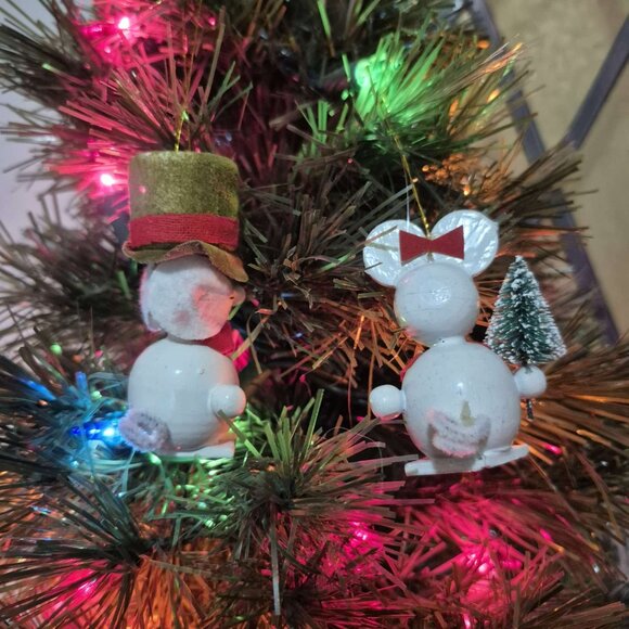 🎄Vintage set of 2 Wooden White Mice with Hat & Golden Glasses - Picture 3 of 8